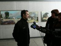 Дмитро Разін спілкується з пресою